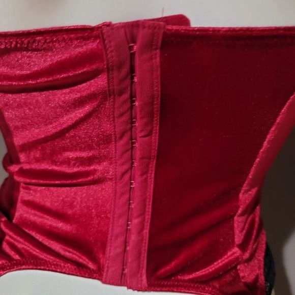Georgine Velvet And Lace Corset Persian Red - Picture 4 of 12